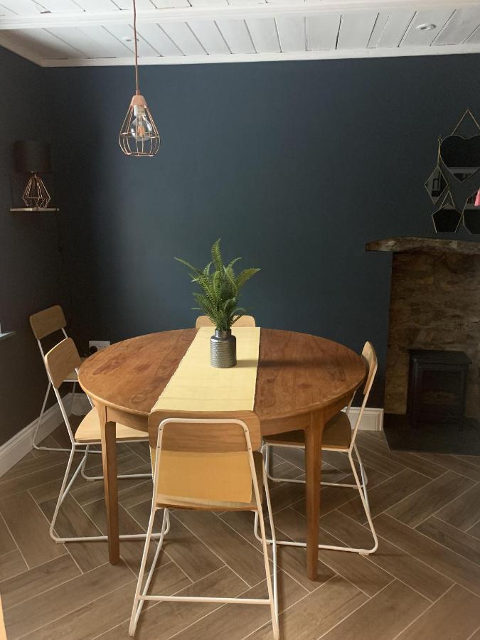 Min-Y-Fford Sleeps 6 Plus Pet Newport  Exteriör bild