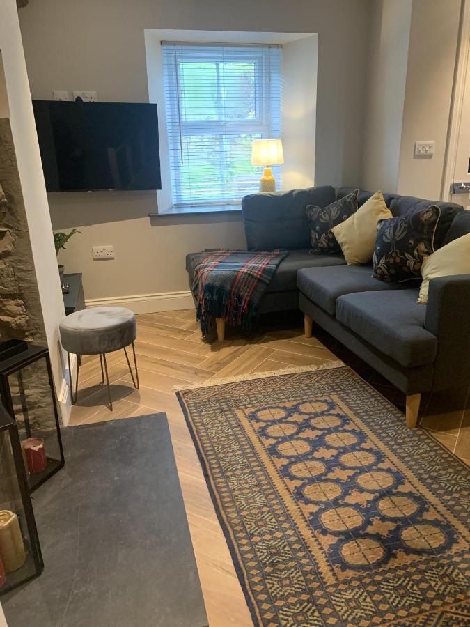 Min-Y-Fford Sleeps 6 Plus Pet Newport  Exteriör bild