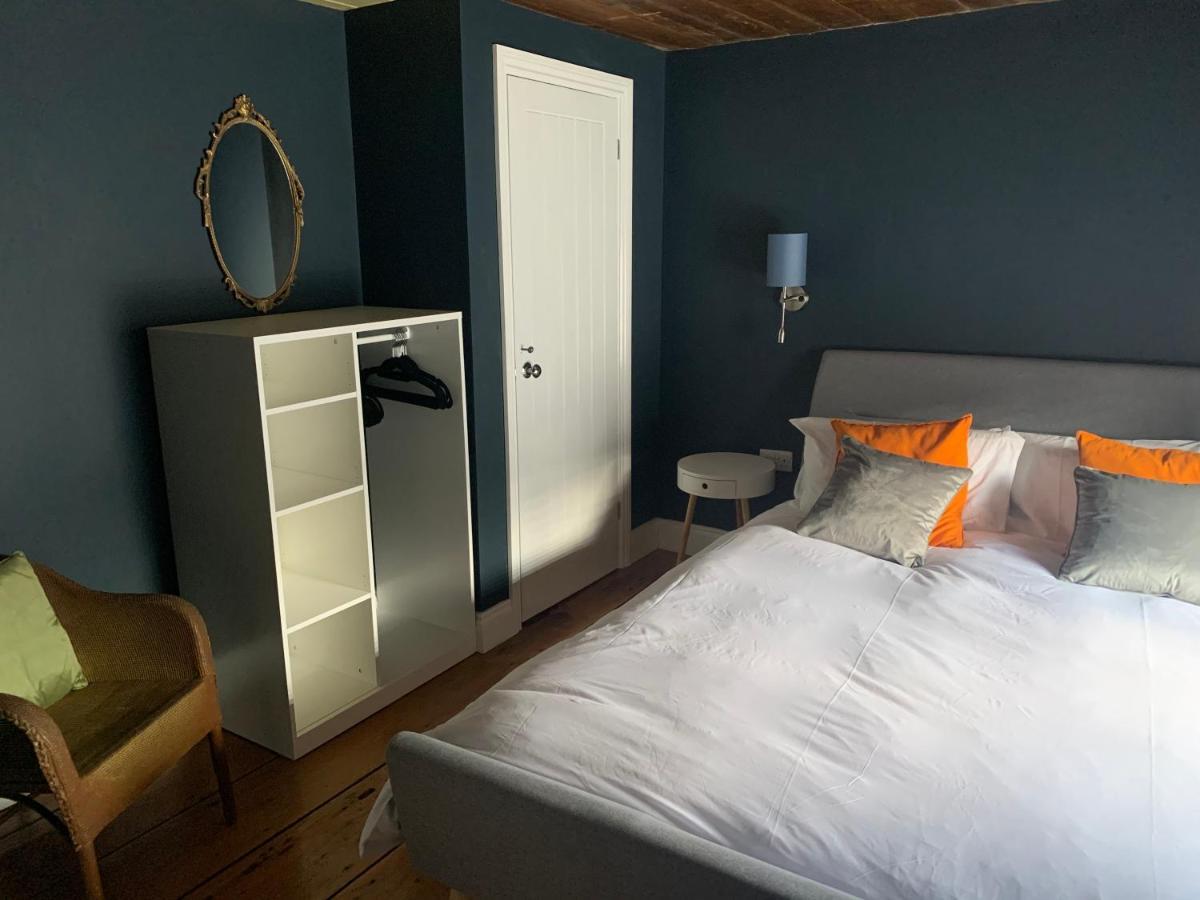 Min-Y-Fford Sleeps 6 Plus Pet Newport  Exteriör bild
