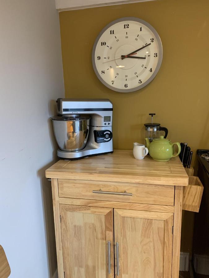 Min-Y-Fford Sleeps 6 Plus Pet Newport  Exteriör bild