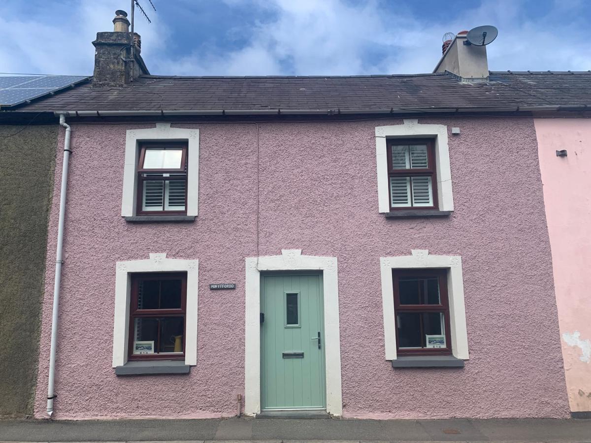 Min-Y-Fford Sleeps 6 Plus Pet Newport  Exteriör bild